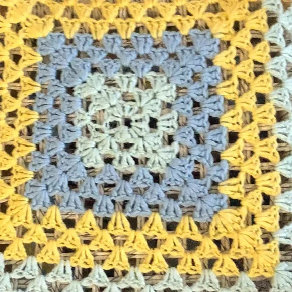 Handmade Crochet Knit Baby Blanket Soft Pretty 42" x 42" Scalloped Ruffled Edge - Picture 4 of 7